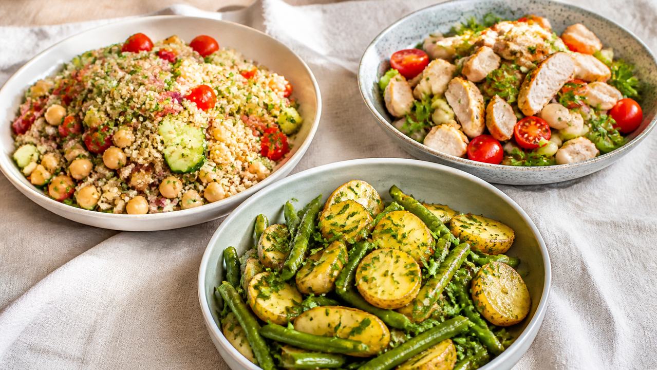 Sättigende Salate: 3 vollwertige Rezepte als Hauptgericht